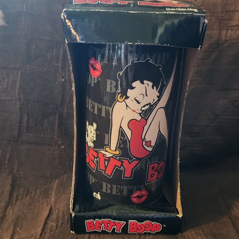 Betty Boop Black and Red Ceramic Mug
